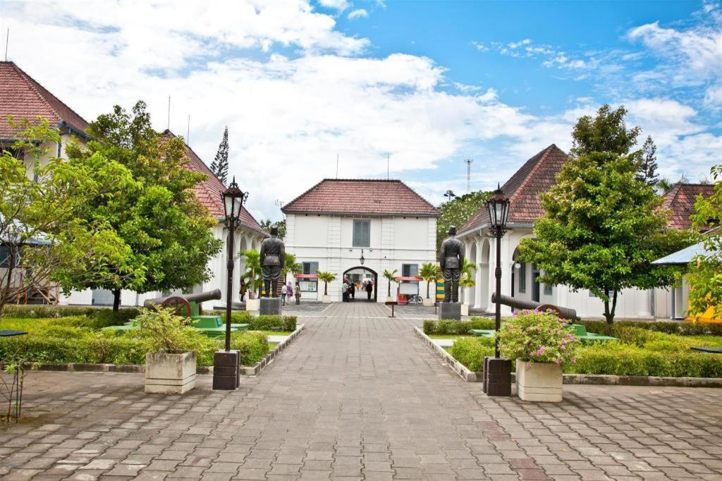 Hotel Grand Malioboro Yogyakarta Extérieur photo