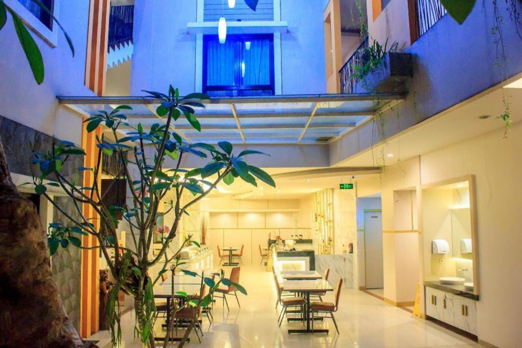 Hotel Grand Malioboro Yogyakarta Extérieur photo