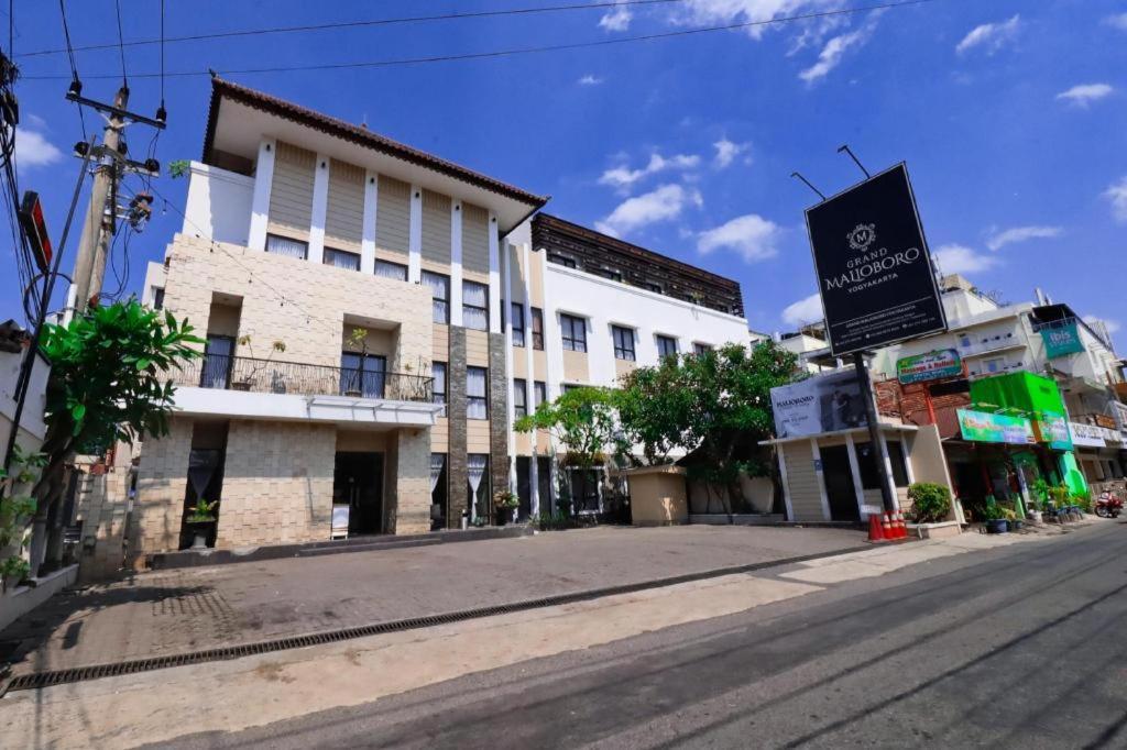 Hotel Grand Malioboro Yogyakarta Extérieur photo