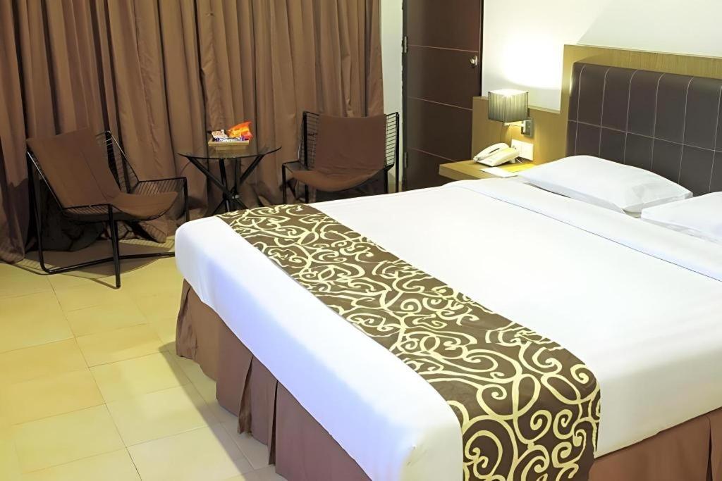Hotel Grand Malioboro Yogyakarta Extérieur photo