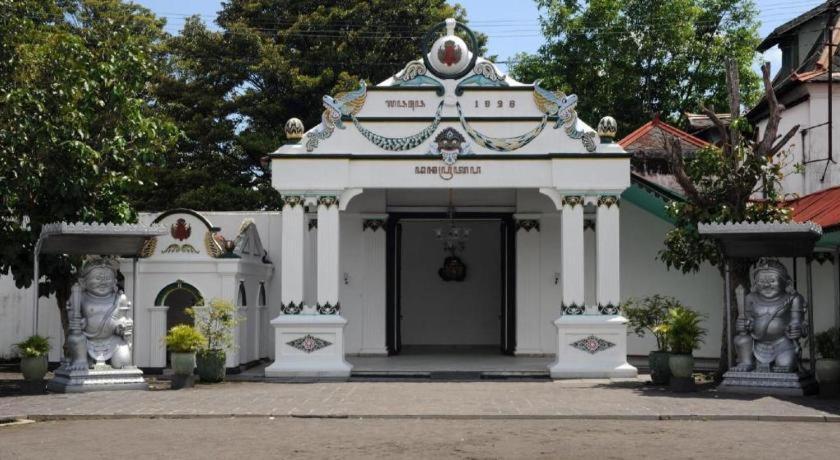 Hotel Grand Malioboro Yogyakarta Extérieur photo